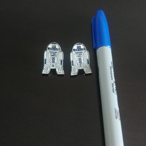 R2-D2 Earrings - Picture 2 of 4